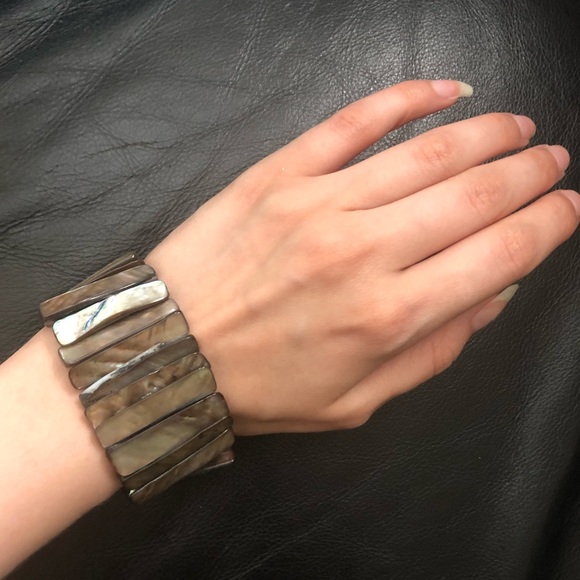 Jewelry - 3/$25 Abalone Shell Stretch Bracelet